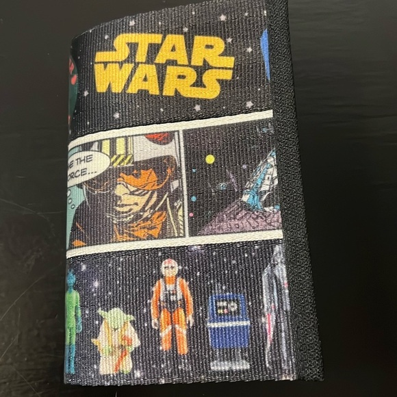 Harveys Handbags - Harveys Starwars Passport Holder - Star Wars Disney Patchwork NEW